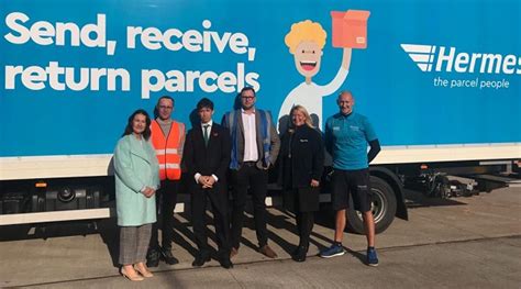 Rory Stewart MP visits Hermes Carlisle depot 